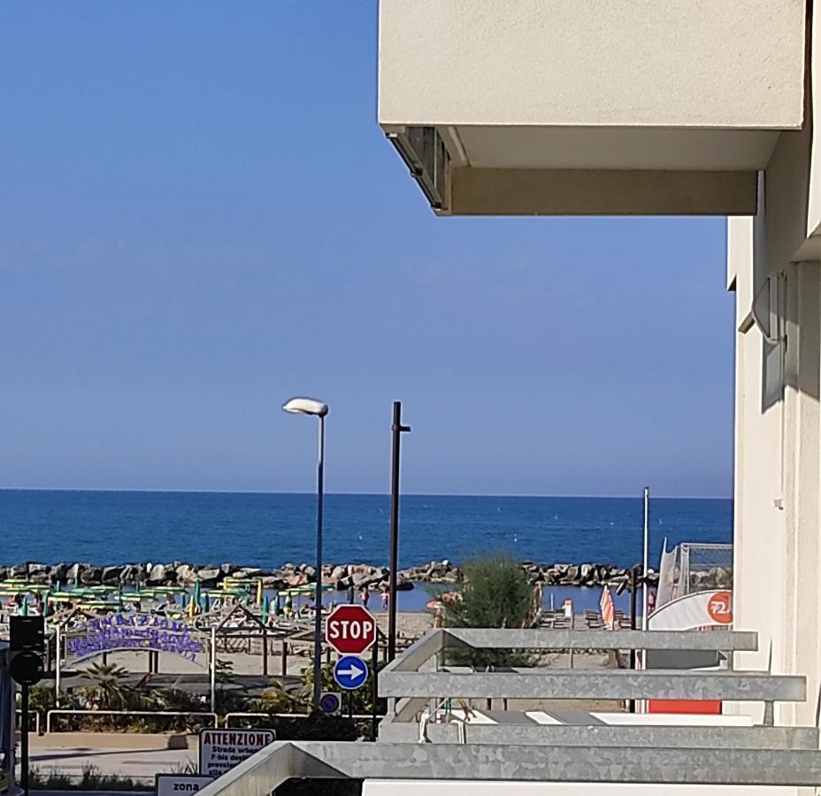 Double or Twin Room Sea View