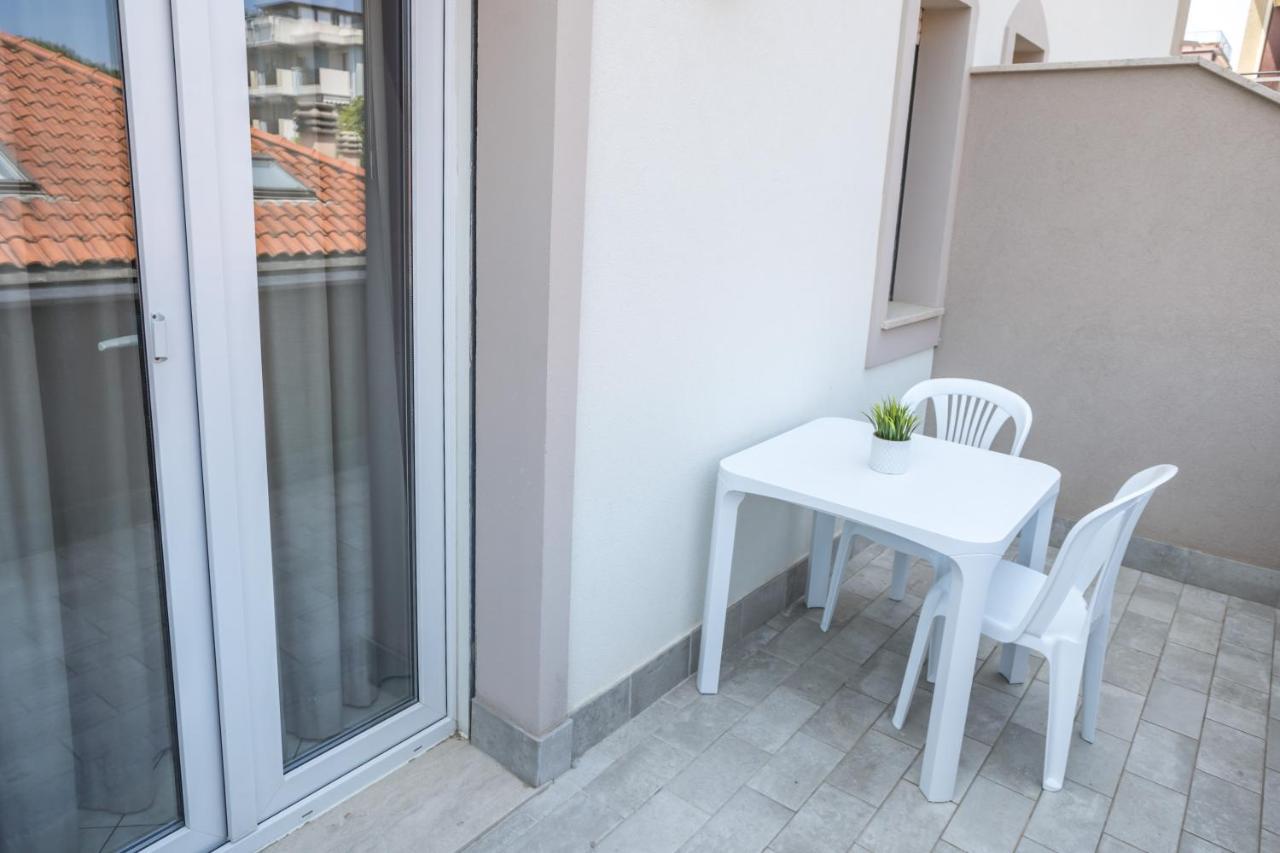 Studio Balcony
