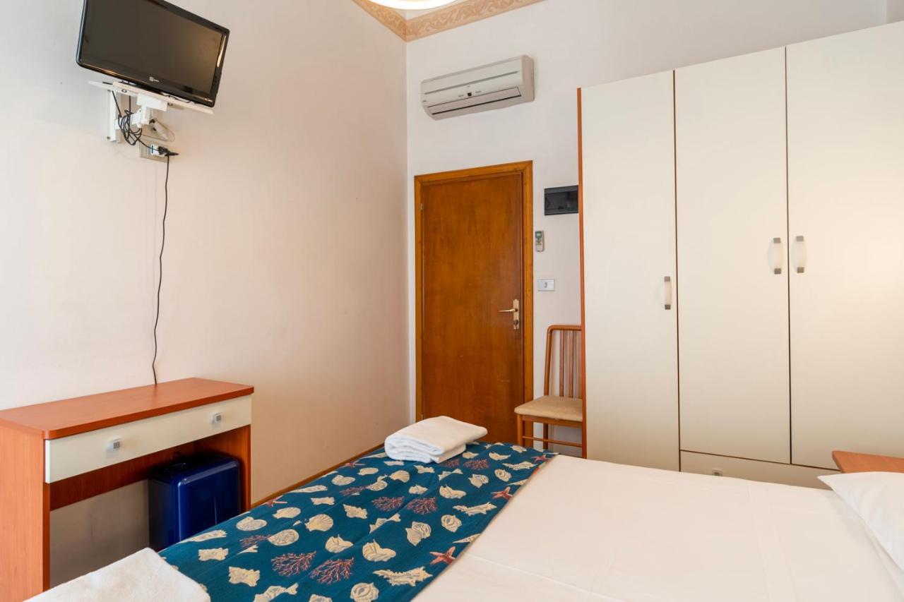 Triple Room Side Sea View