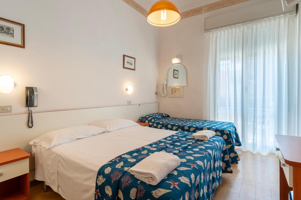 Triple Room Side Sea View