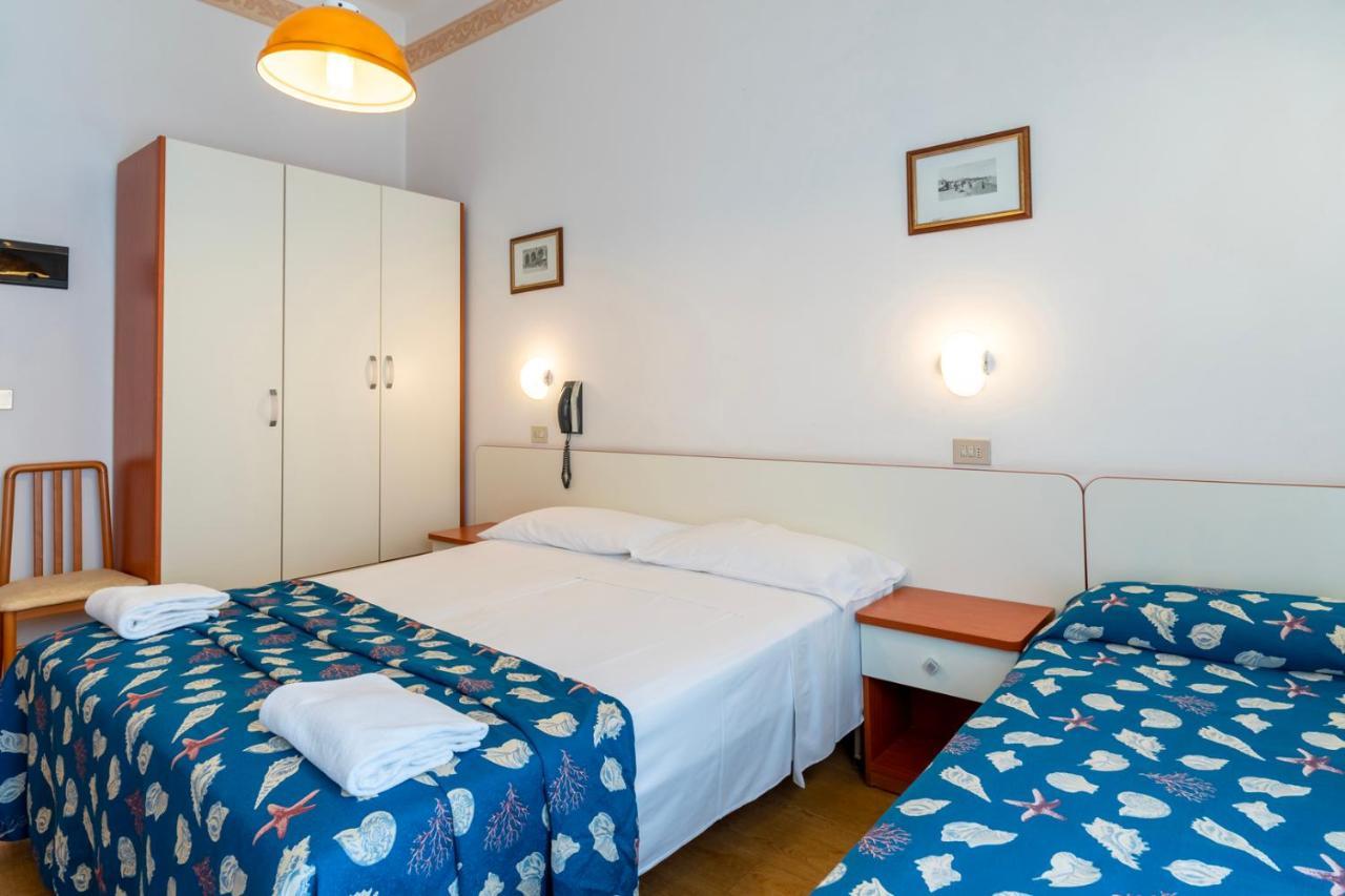 Triple Room Side Sea View