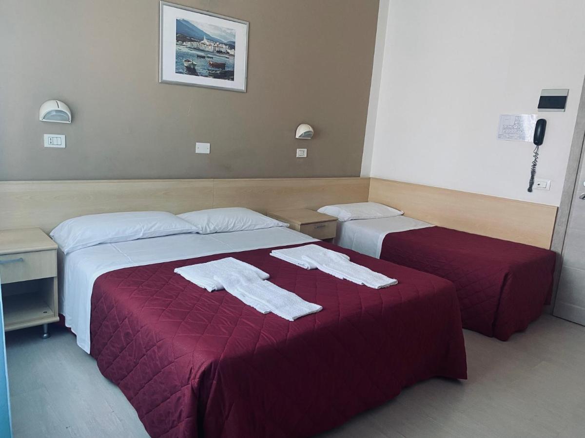 Triple Room,1412912162:JPEG