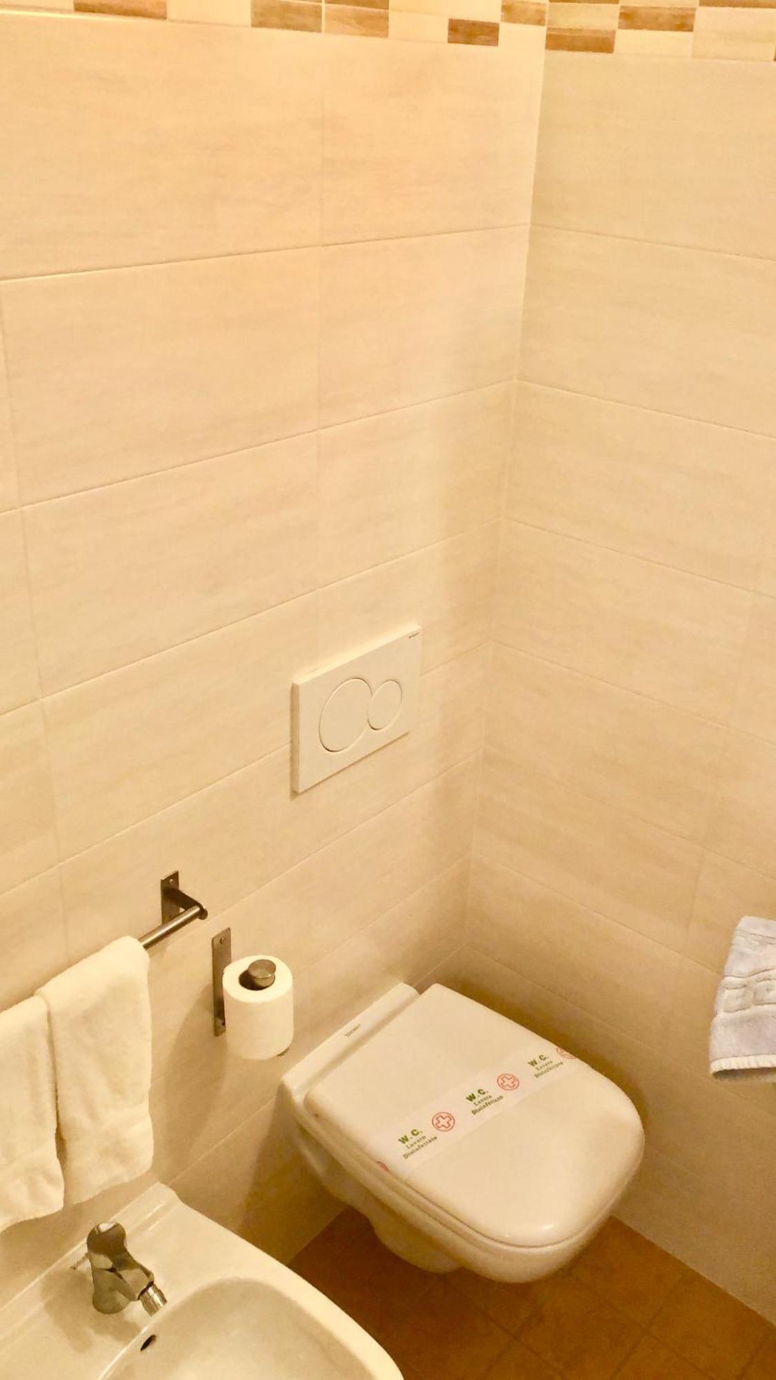 Standard Double or Twin Room,1297724860:JPEG
