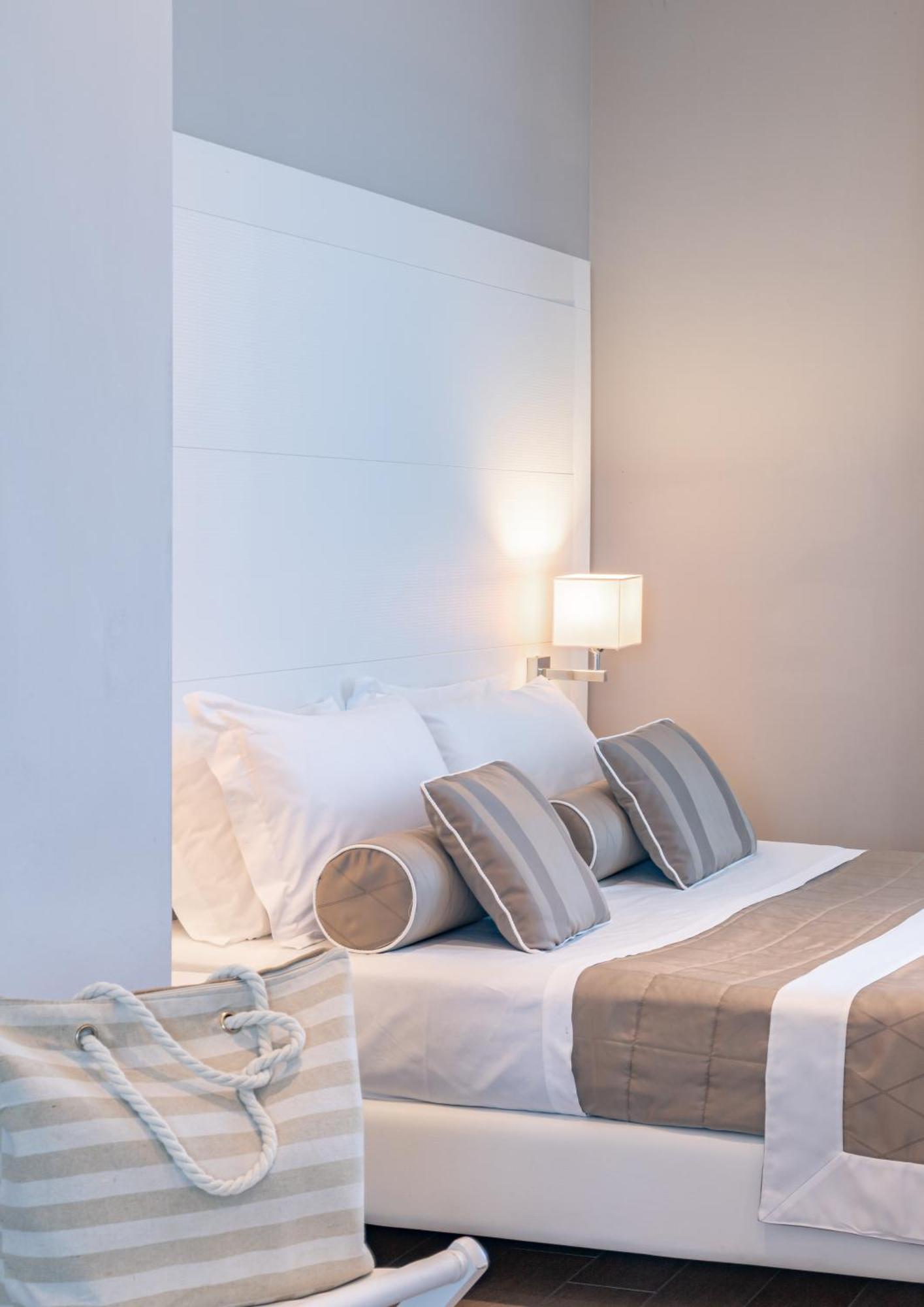 Deluxe Double or Twin Room Sea View