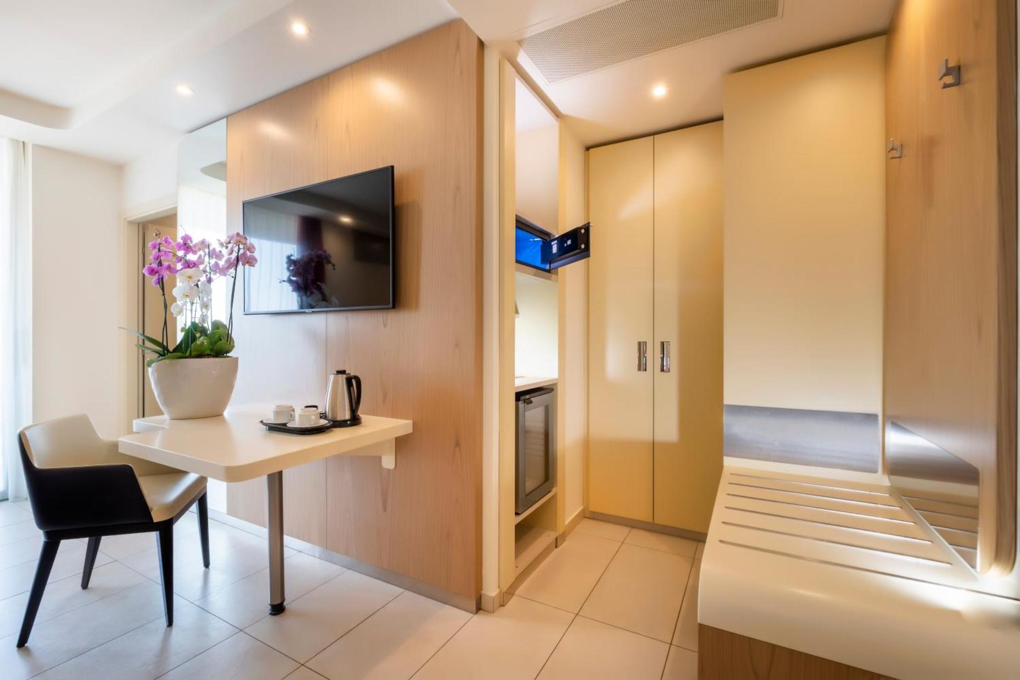 Deluxe Quadruple Room