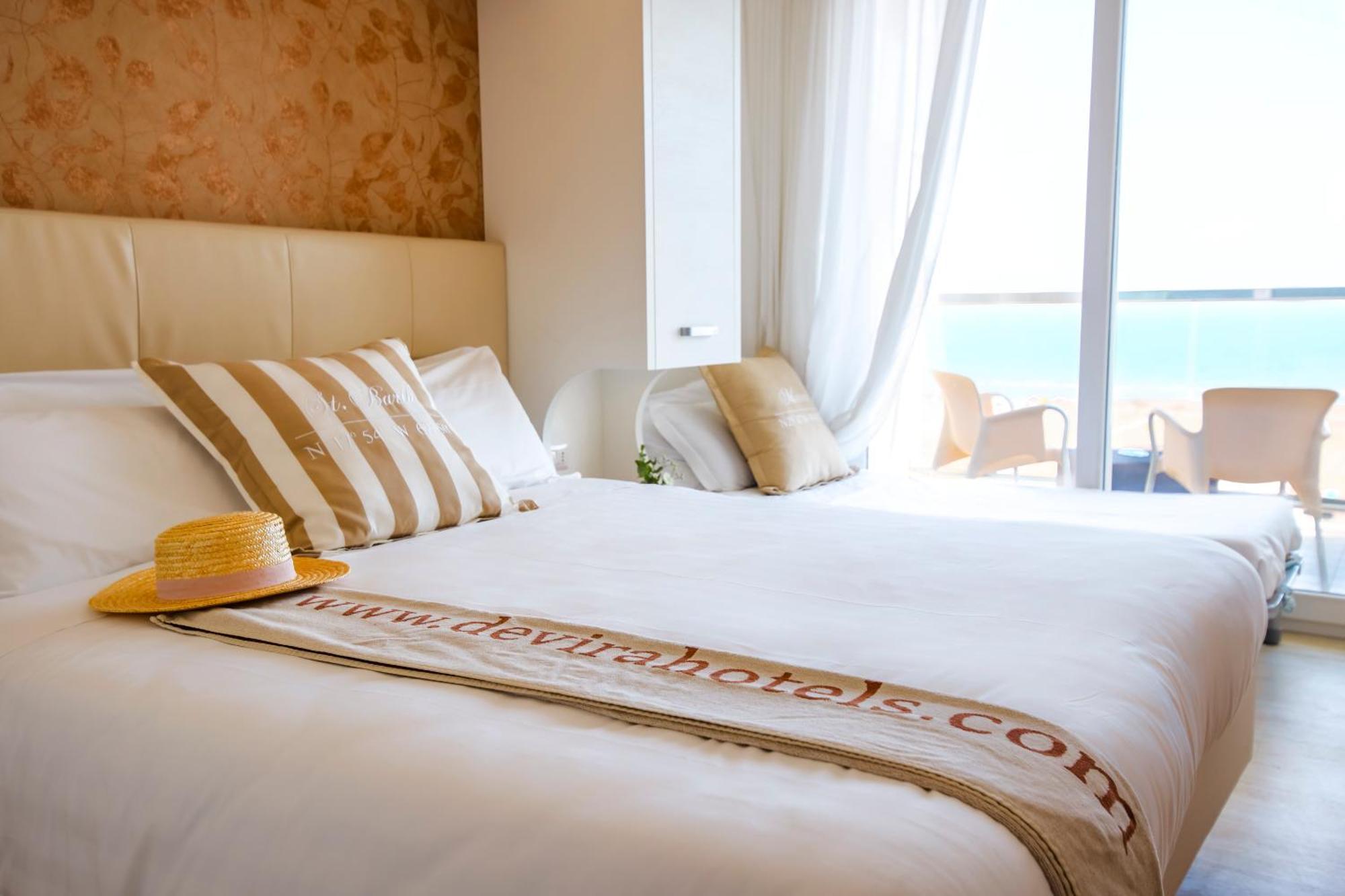Double or Twin Room Frontal Sea View