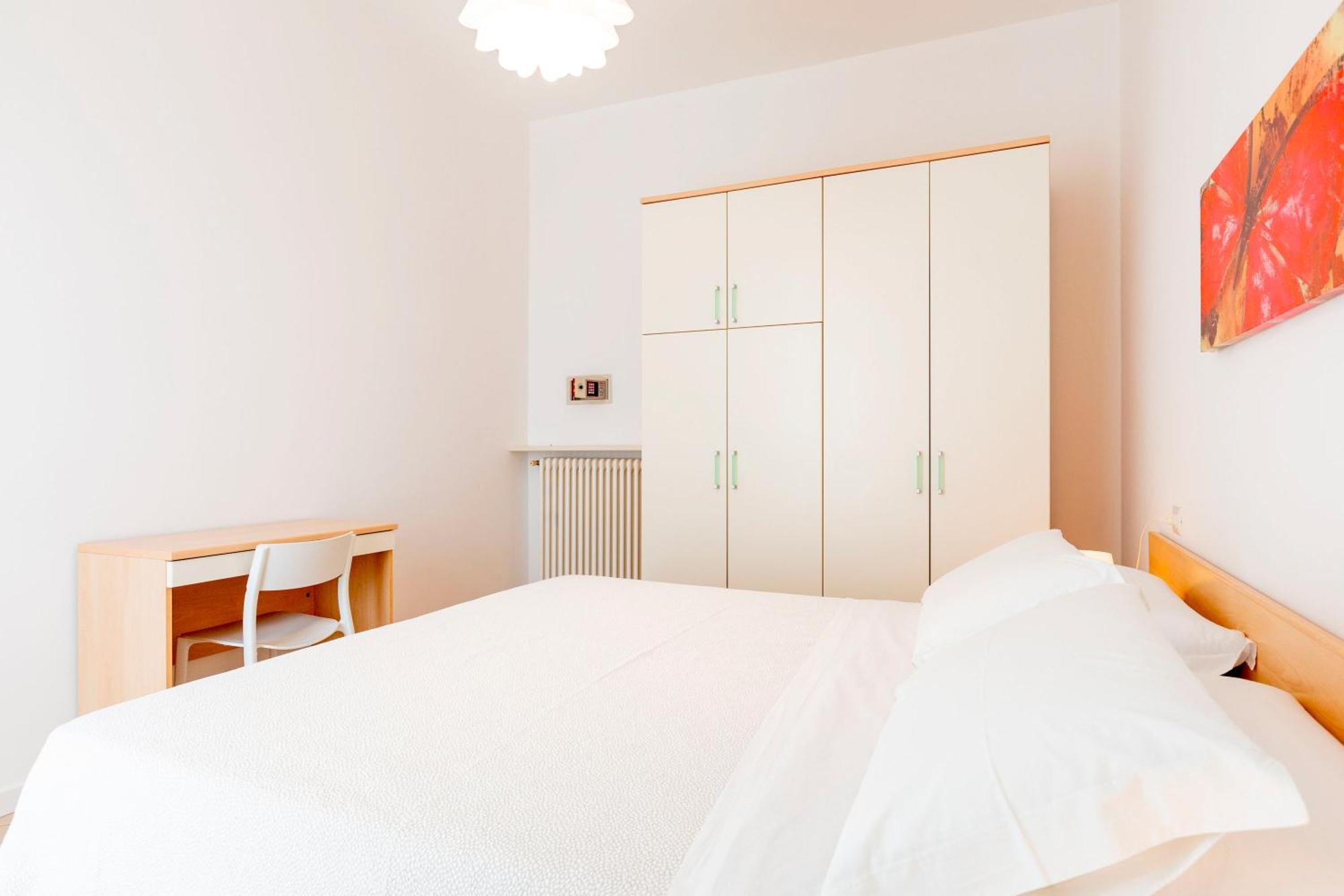 Classic One-Bedroom Apartment King Bed