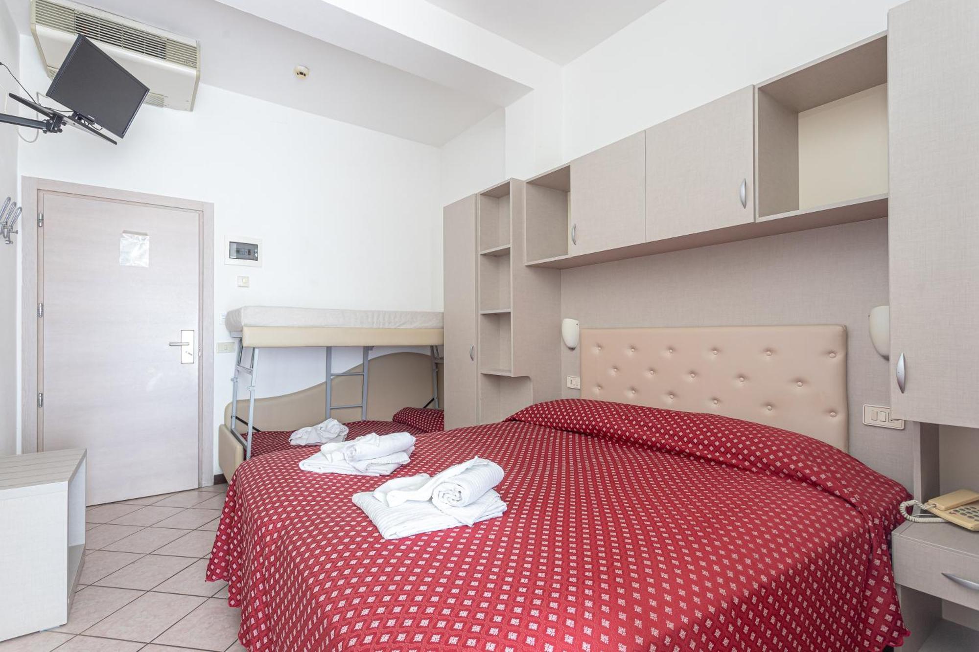 Quadruple Room Sea View