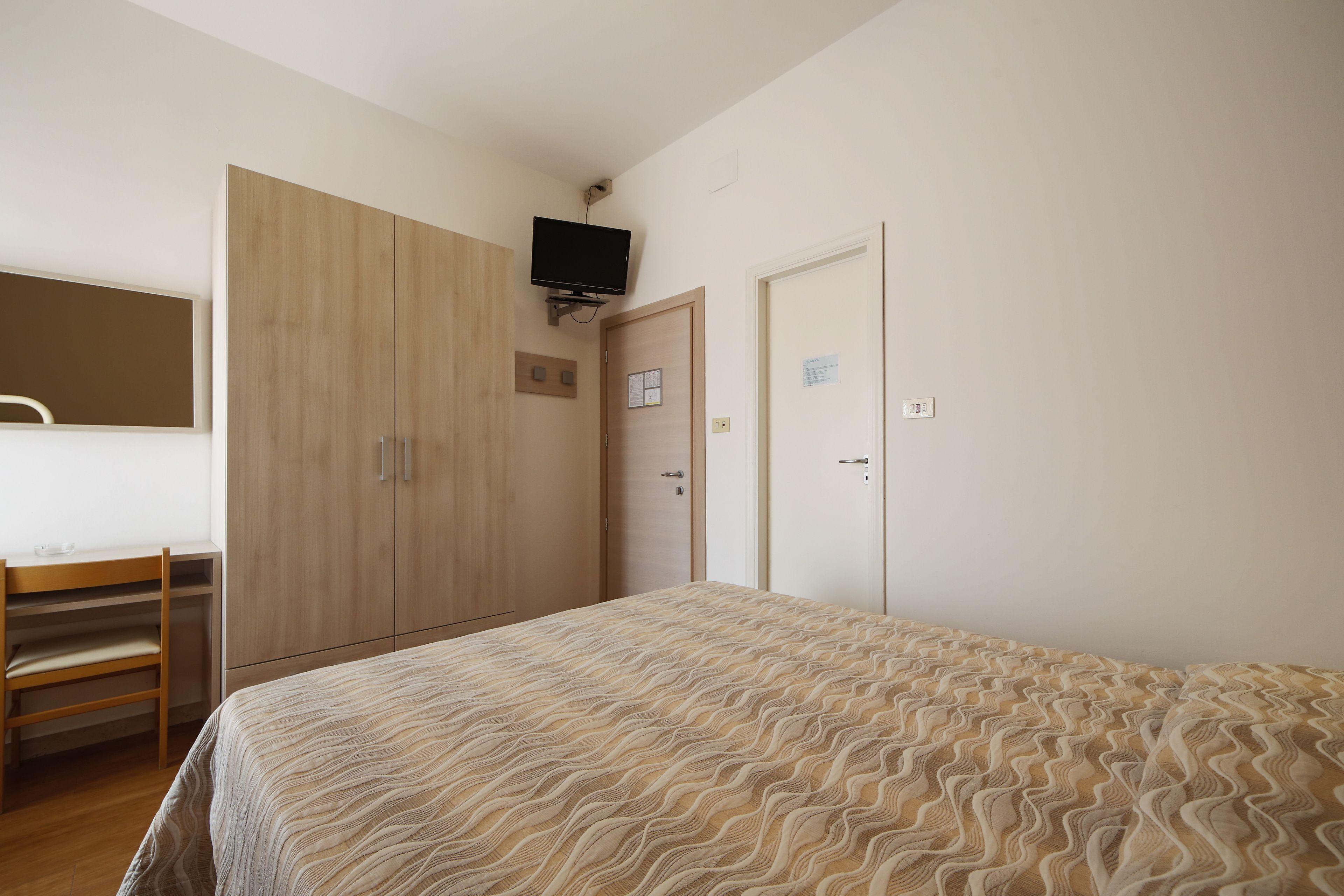 Double or Twin Room,648940698:JPEG