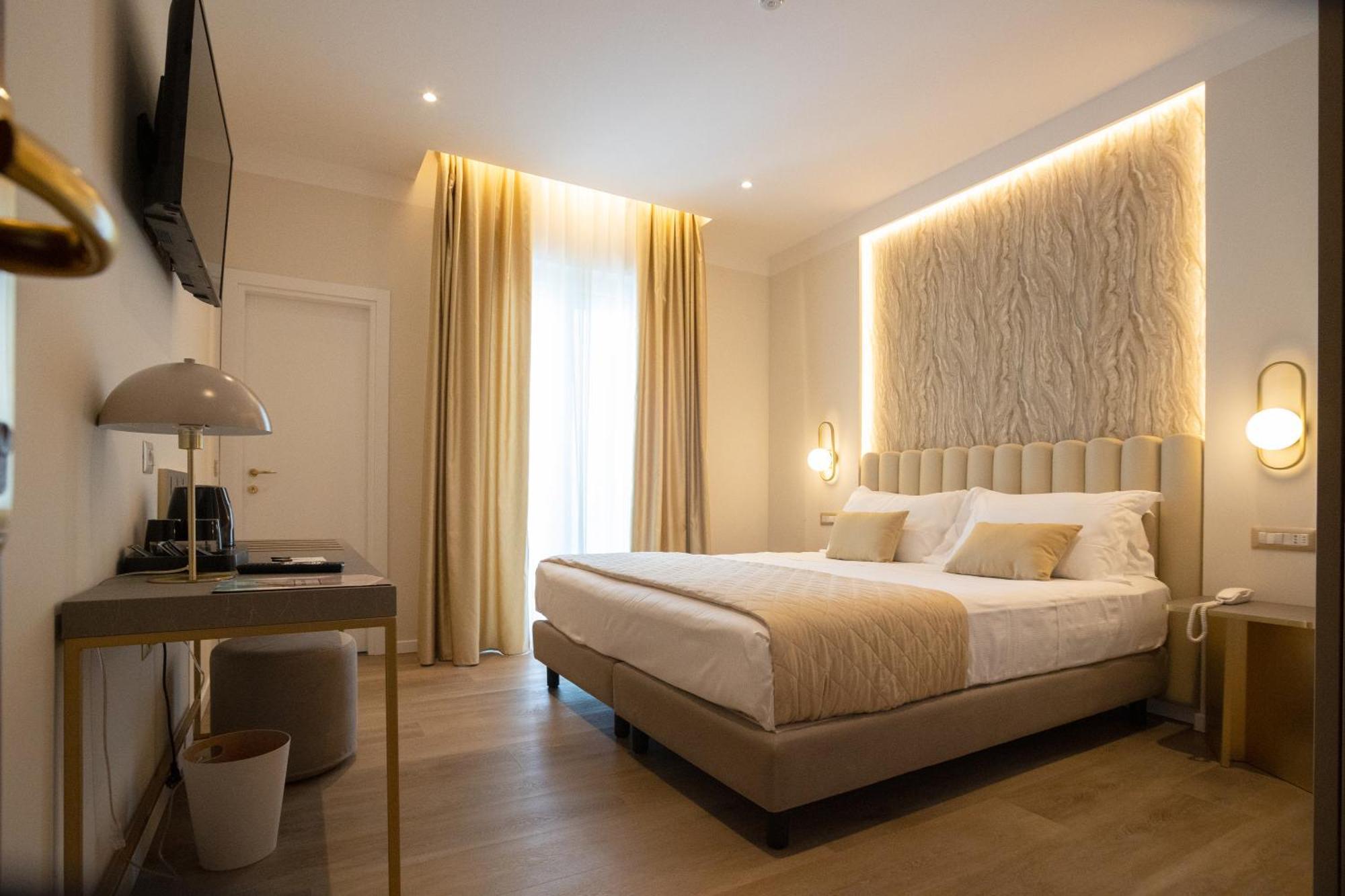 Deluxe Double or Twin Room