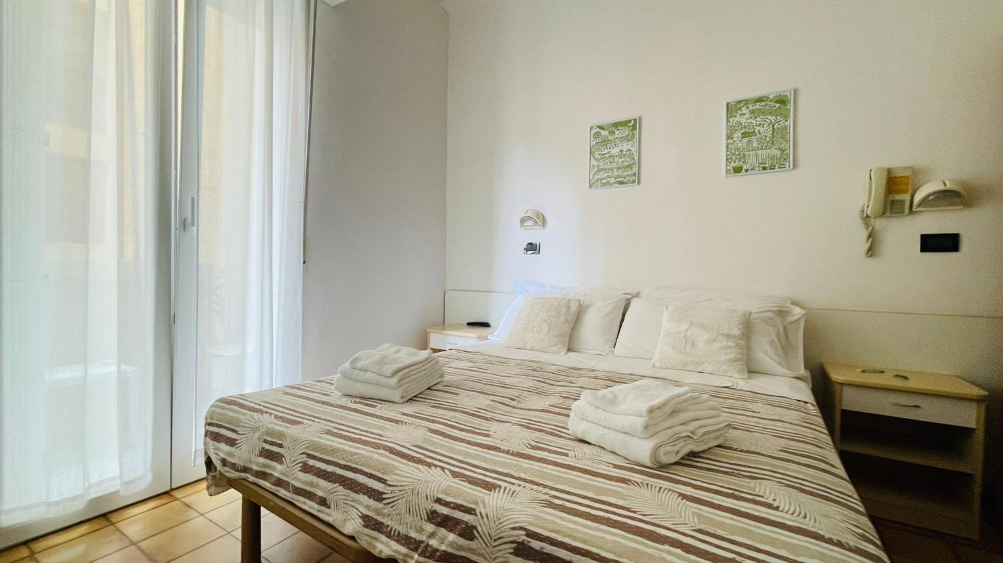 Large Double or Twin Room