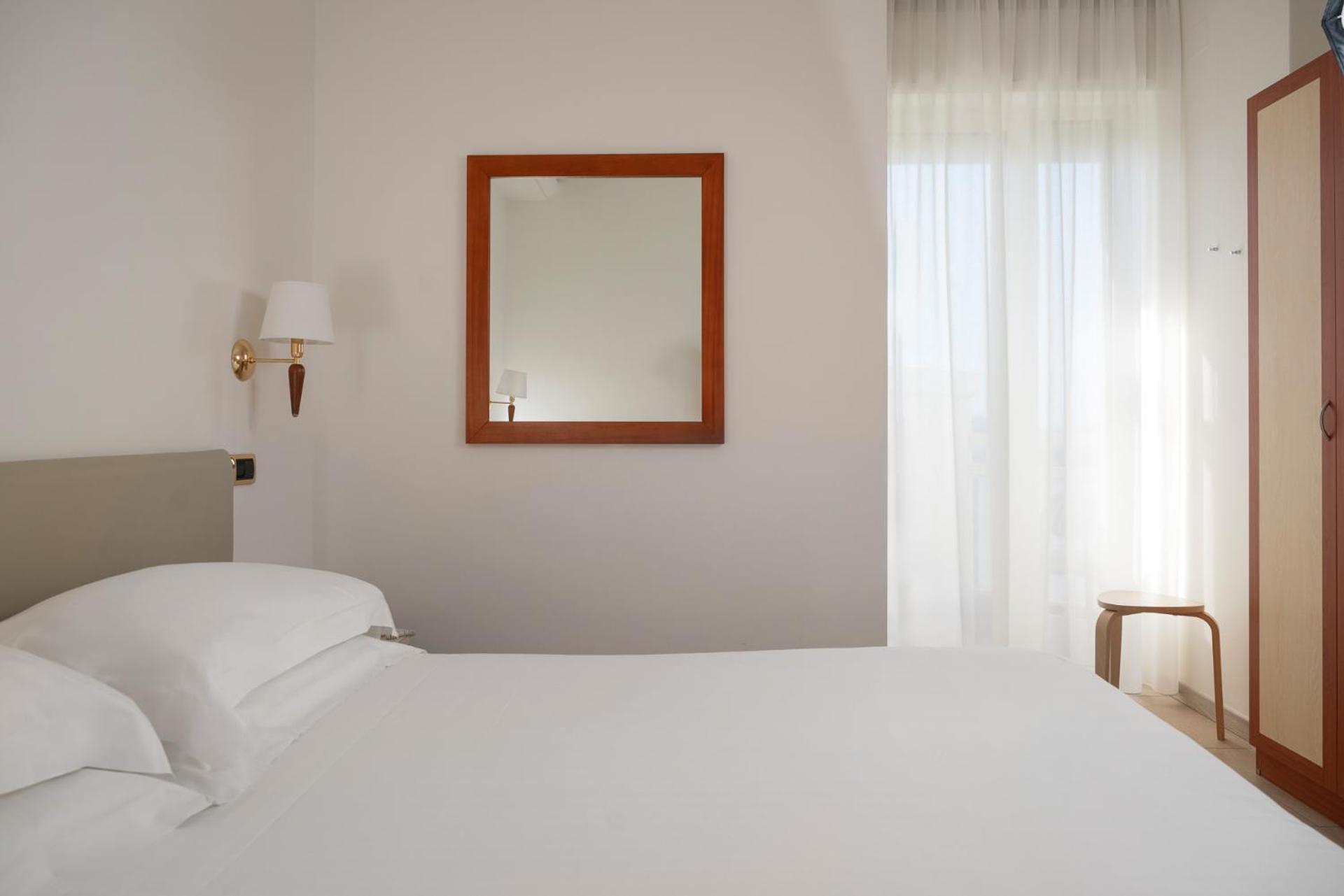 Double or Twin Room Side Sea View