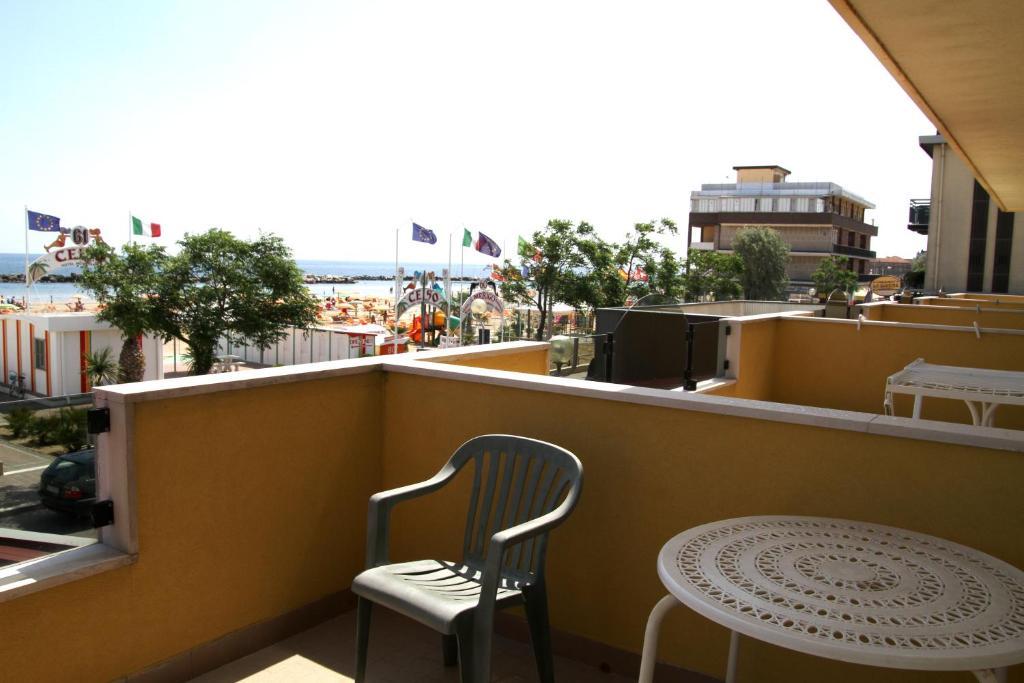 One-Bedroom Apartment Sea View