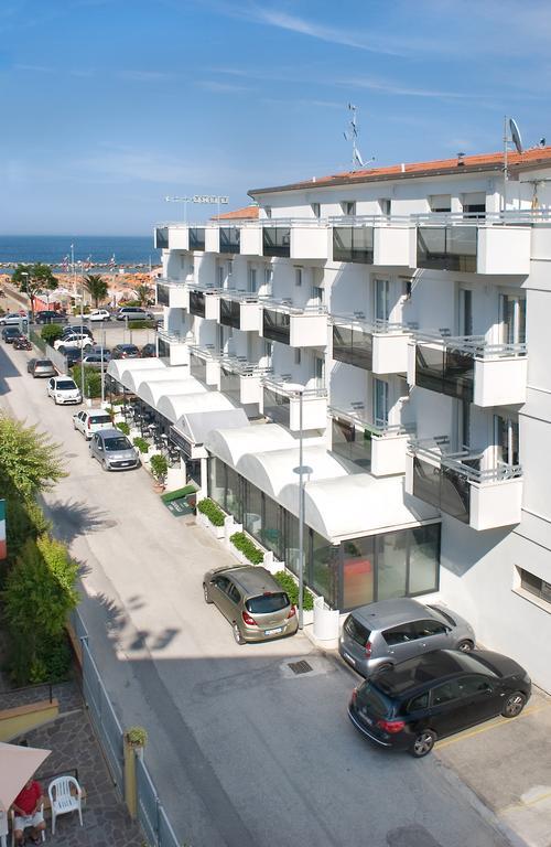 Double or Twin Room Sea View