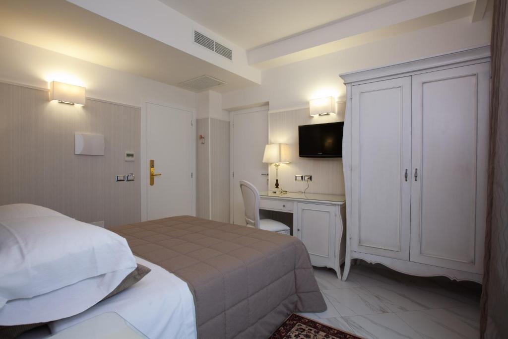 Double or Twin Room with Spa Access