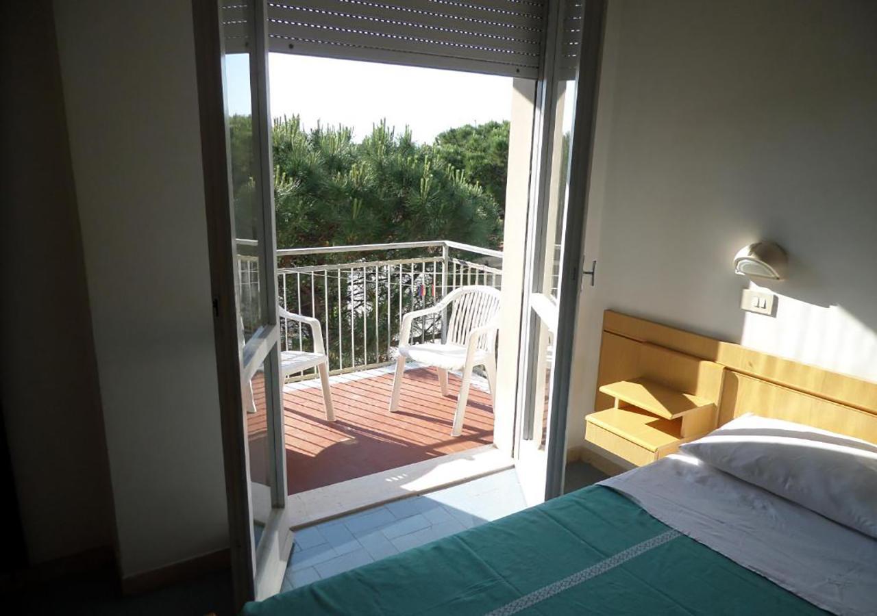Double or Twin Room Balcony Beach Access