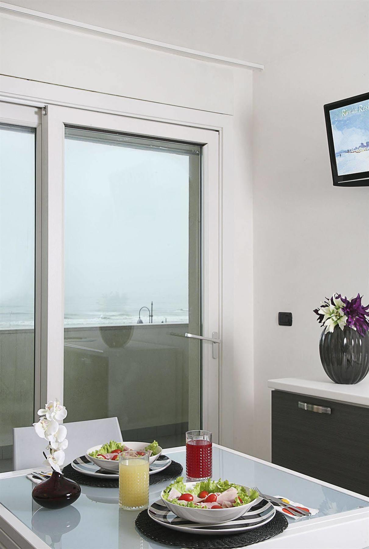 One-Bedroom Apartment Sea View