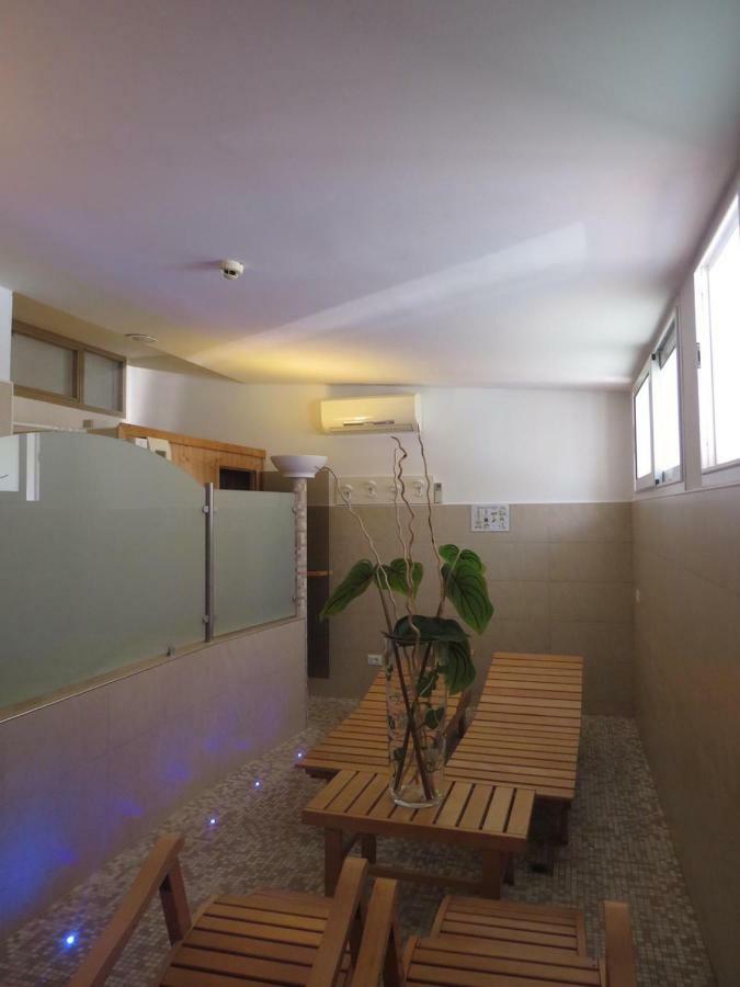 One-Bedroom Apartment Sea View