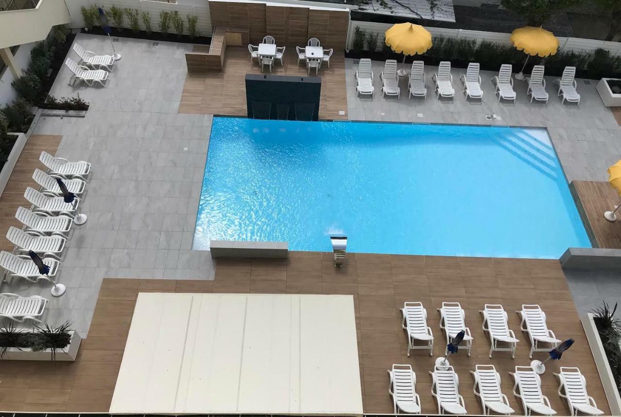 One-Bedroom Apartment Sea View