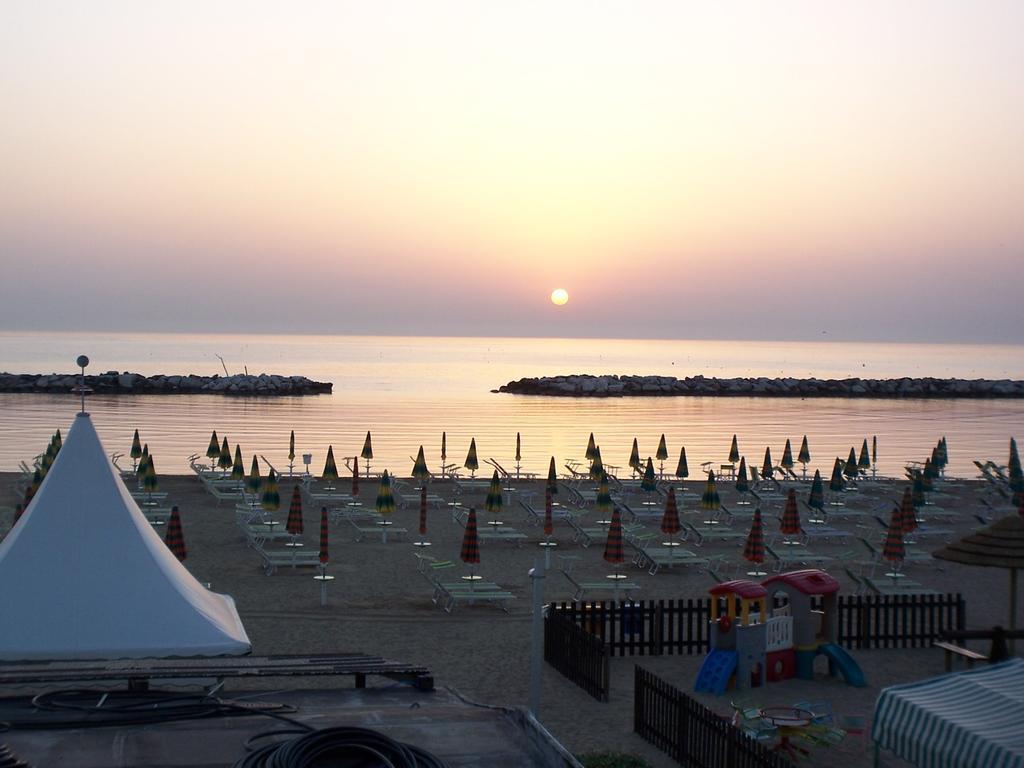 Economy Triple Room Sea View