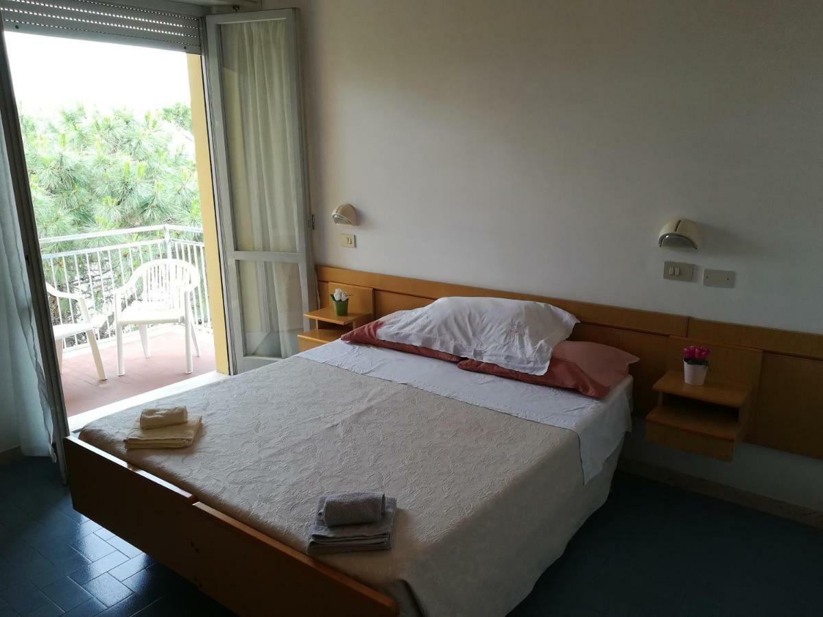 Double or Twin Room Balcony Beach Access