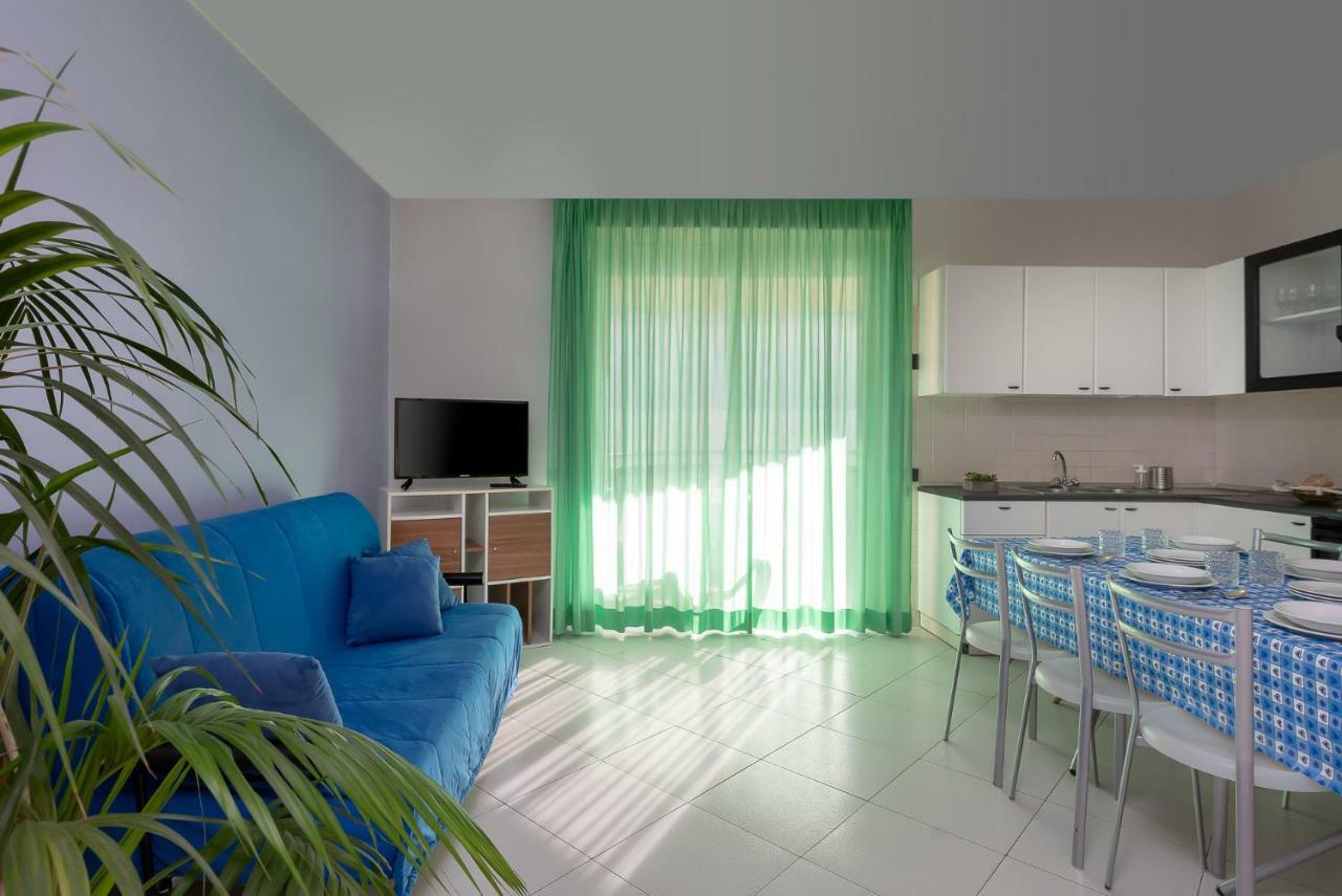 Two-Bedroom Apartment Front Sea View