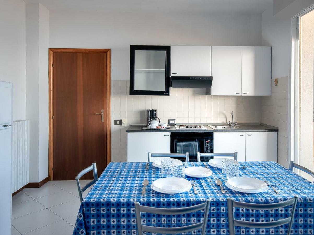 One Bedroom Apartment Lateral Sea View
