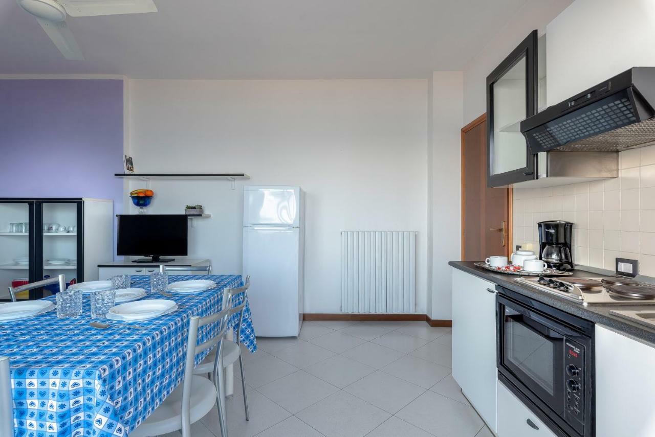 One Bedroom Apartment Lateral Sea View