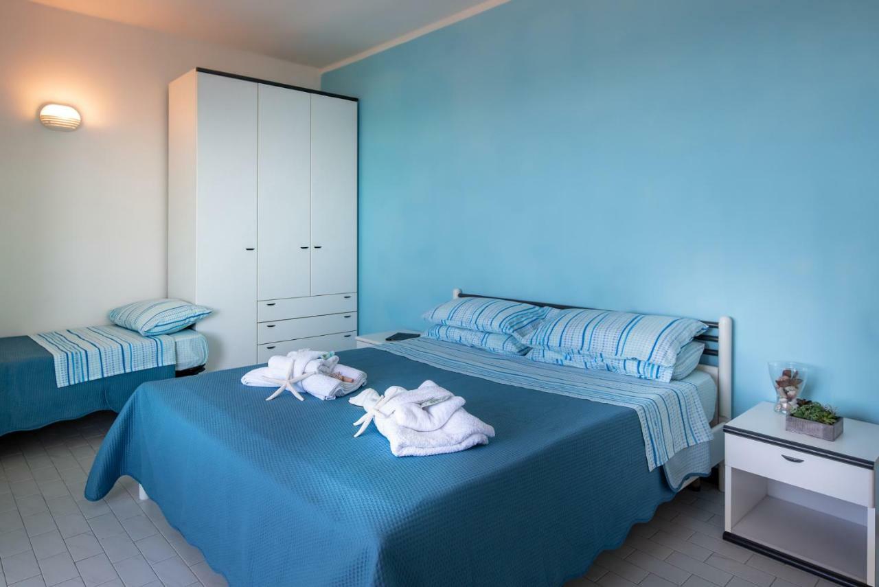 One Bedroom Apartment Lateral Sea View
