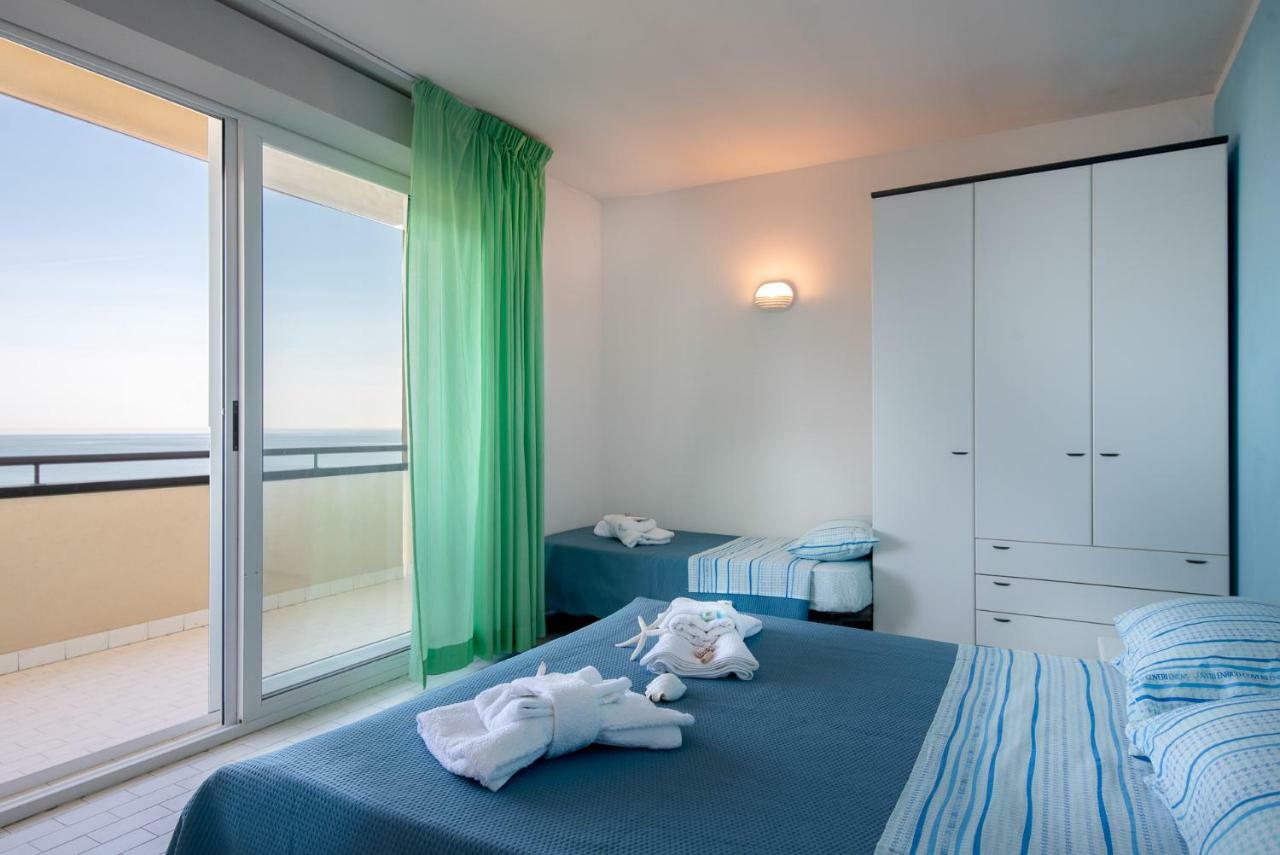 Two-Bedroom Apartment Front Sea View