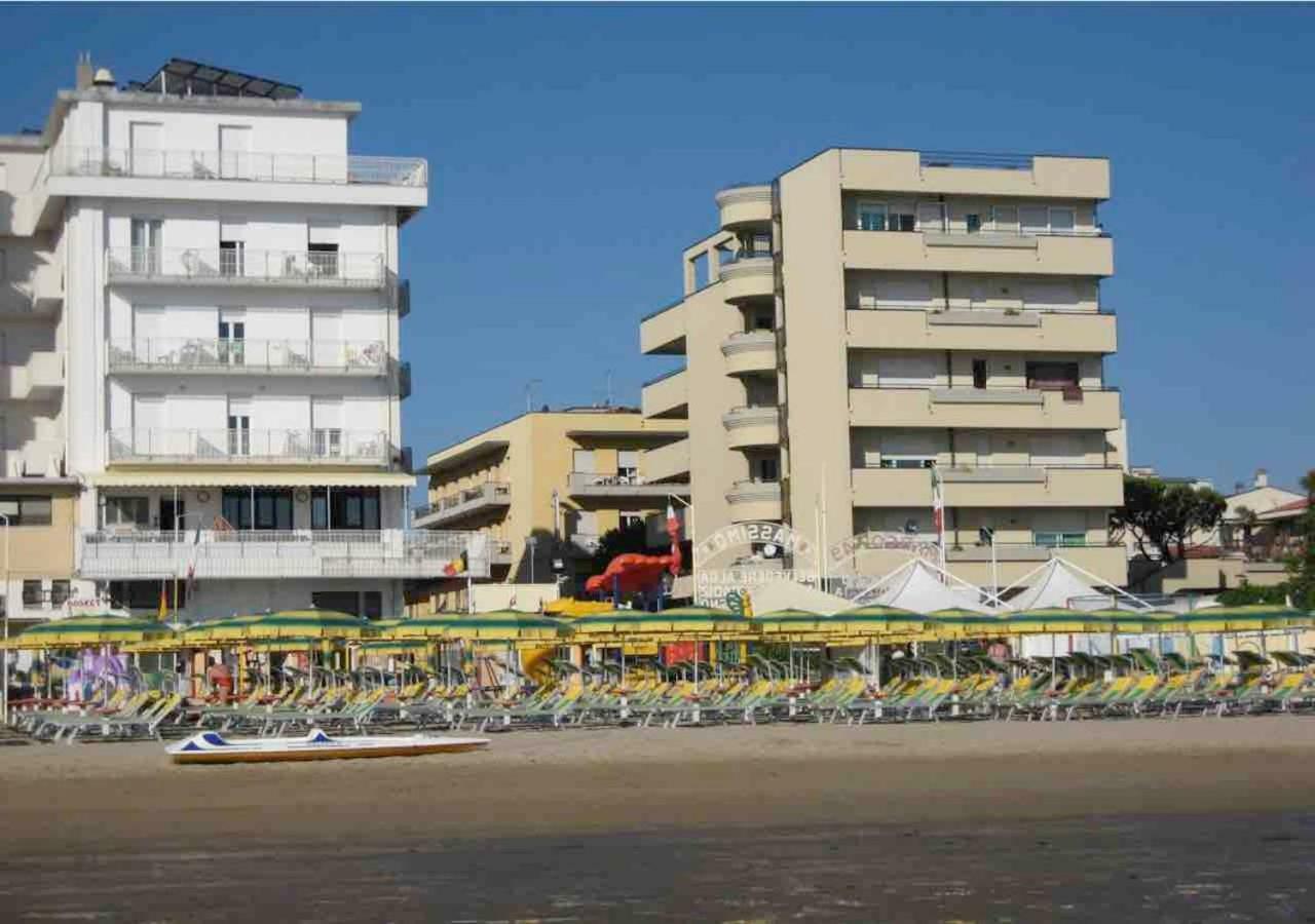 One Bedroom Apartment Lateral Sea View