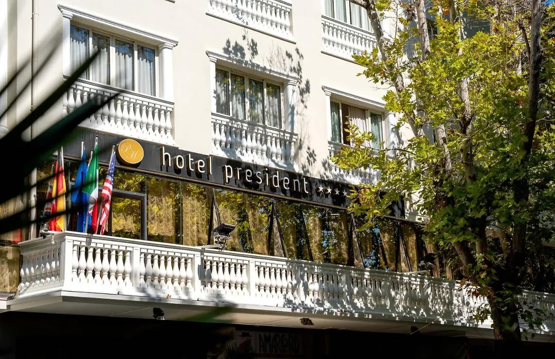 Hotel President-1