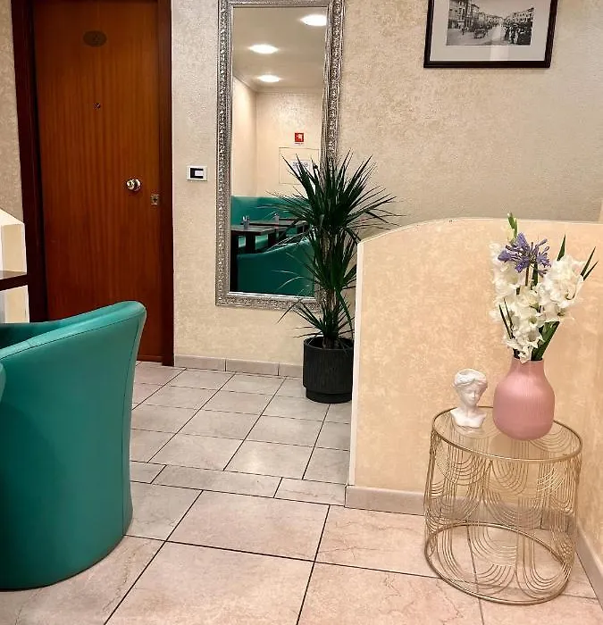 Hotel Liana-1