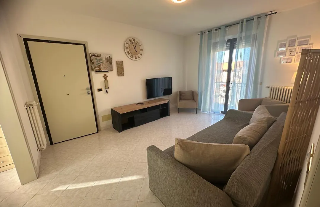 Beach House Holiday Apartments-1