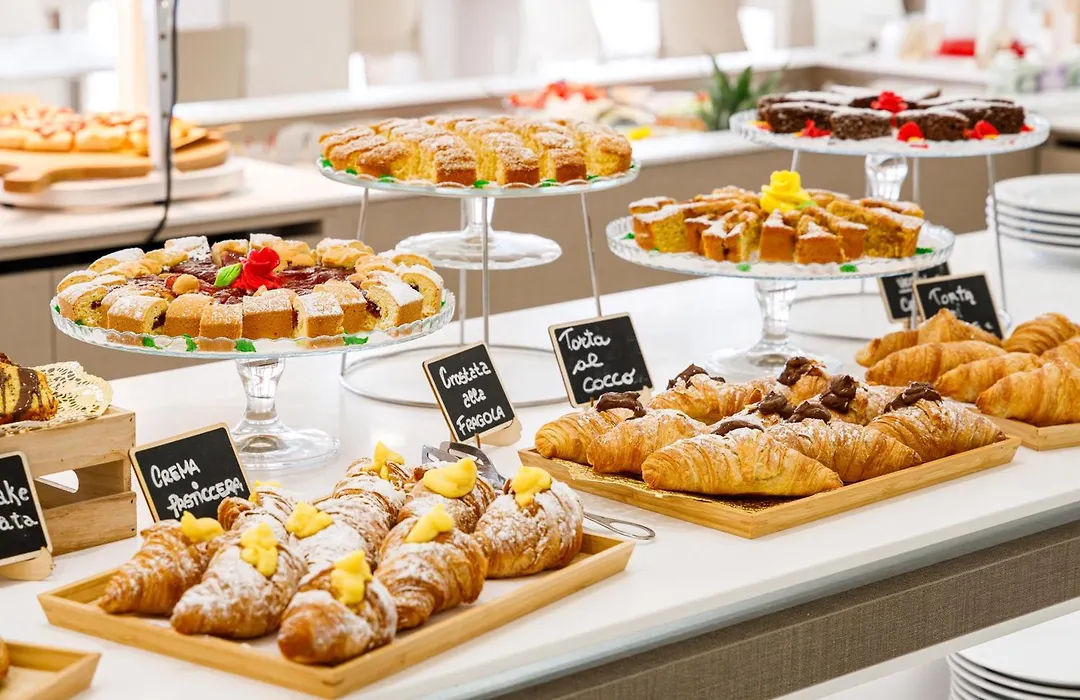 Hotel Ariane - Beachfront, Xxl Breakfast & Sea View-1