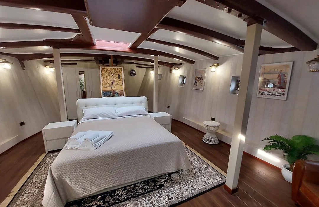 House Boat Rimini Resort-1