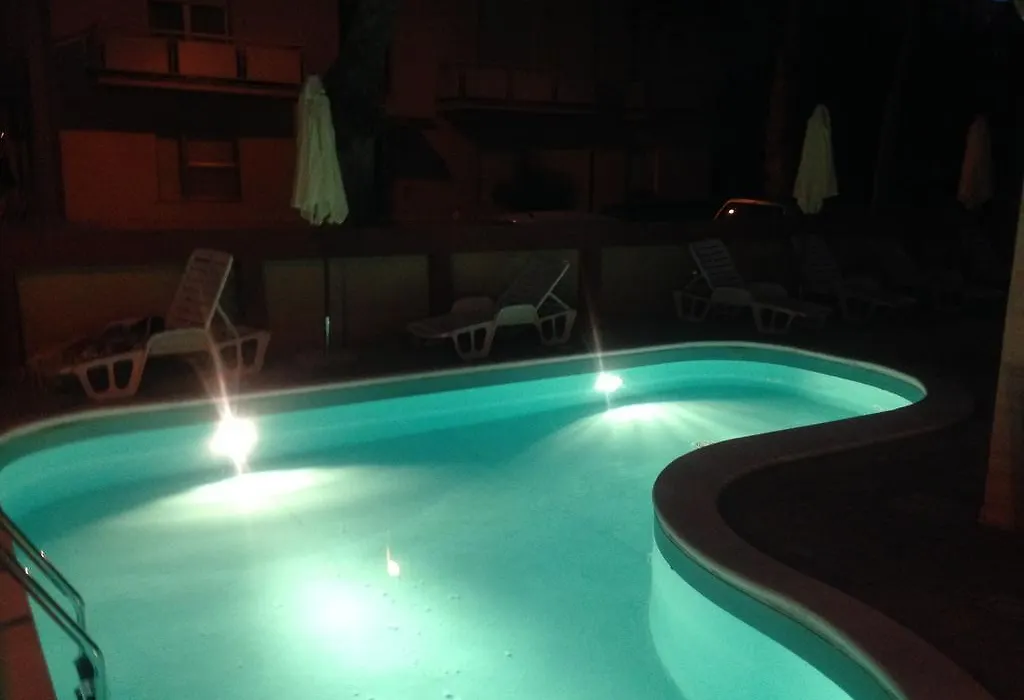 Aron Hotel-1