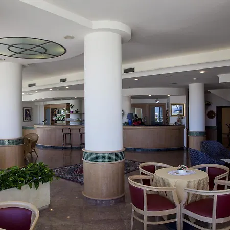 Hotel Dei Cesari-3