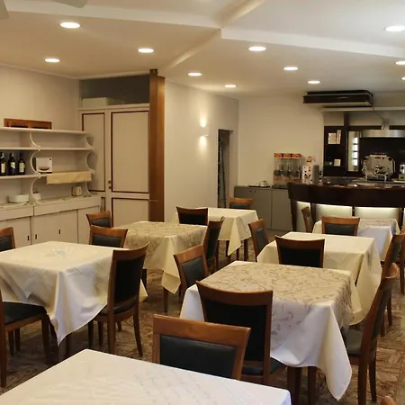 Hotel Mora-3