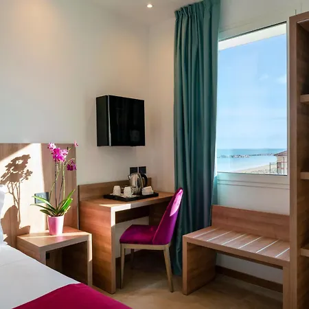 You & Me Beach Hotel - Adults Friendly-3