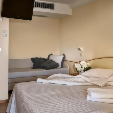 Hotel Mondial-2