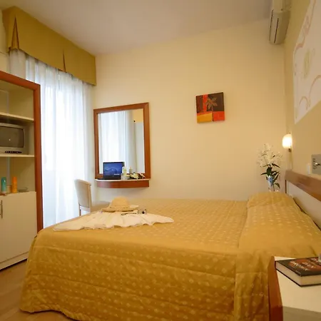 Hotel Aristeo Rimini Fronte Mare-3