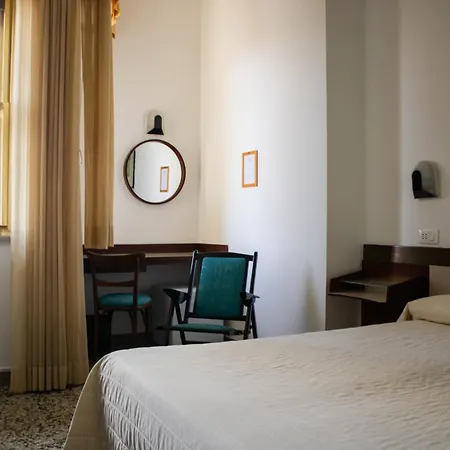 Hotel Napoleon - Rimini Station&City-3