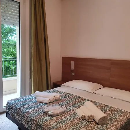Hotel De La Plage-2