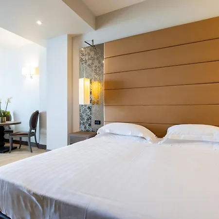Waldorf Suite Hotel-2