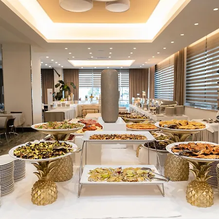Hotel Continental Rimini-3