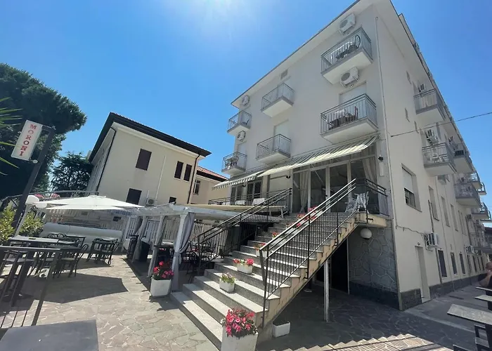 Hotel moroni