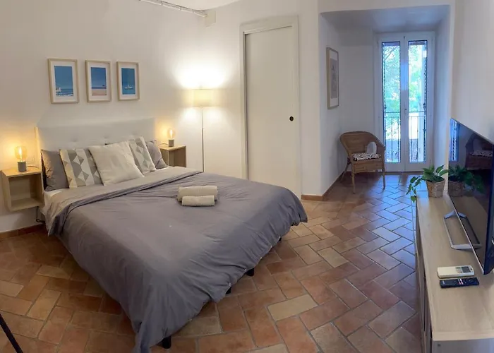 Appartements Dans Agreable Maison De Ville Centre Historique De