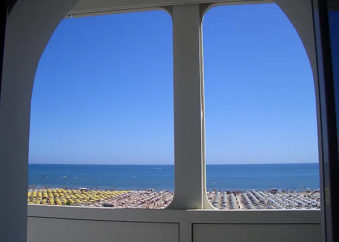 Momo Seaview