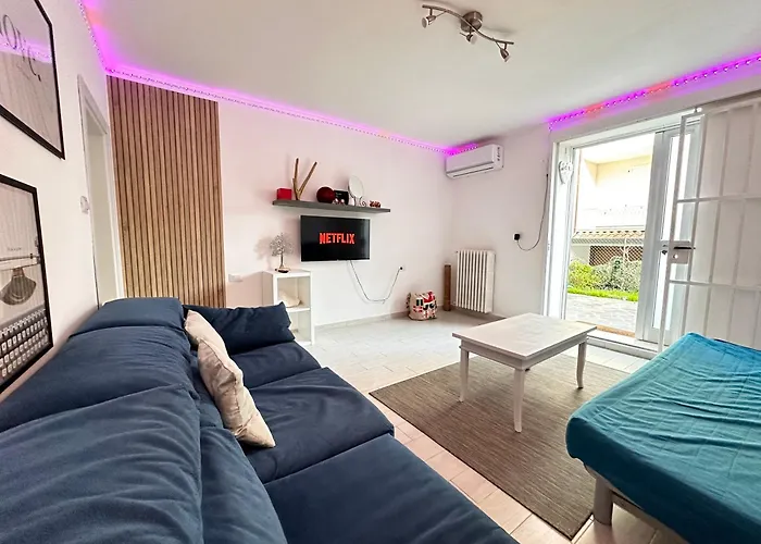 INFONDOALMAR RIMINI --Intero Apt Indipendente-Netflix-MetroMare a 40m-Proiettore 4k Cinema-WiFi Fibra-Led-Parcheggio-Riscaldamento--